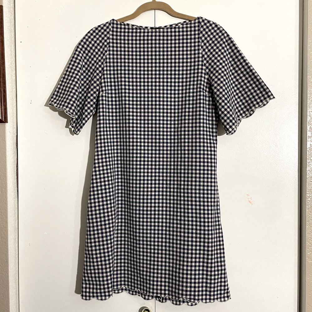 Scallop detail dress with pockets by APC